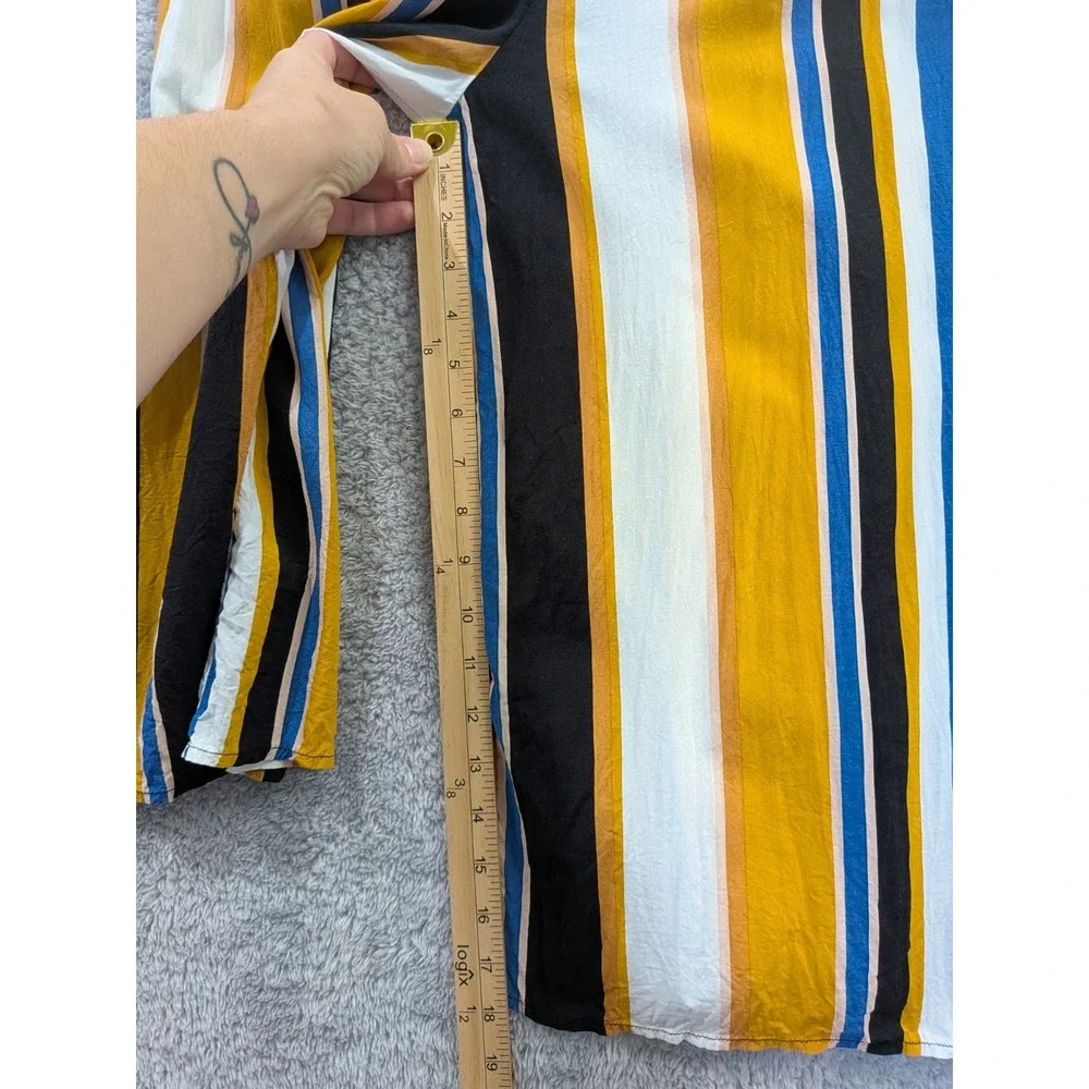 Urban Outfitters Jumpsuit Women's Large Yellow Striped Cropped Button Front‎